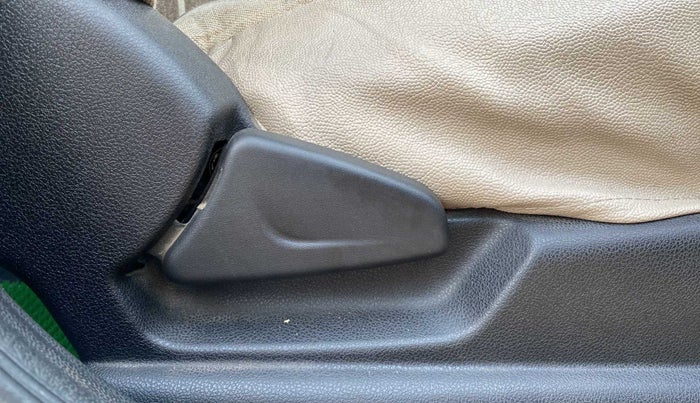 2019 Renault Kwid RXT 1.0 (O), Petrol, Manual, 40,347 km, Driver Side Adjustment Panel