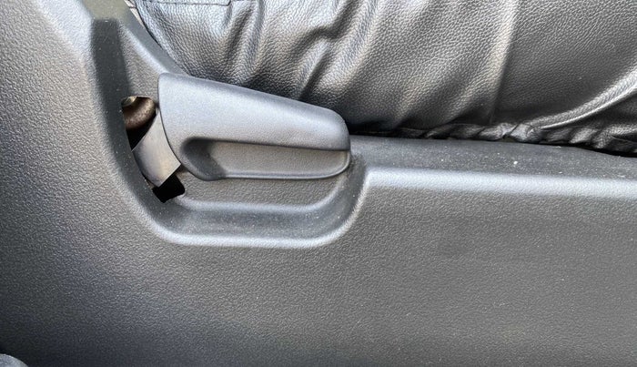 2014 Maruti Wagon R 1.0 VXI, Petrol, Manual, 94,461 km, Driver Side Adjustment Panel