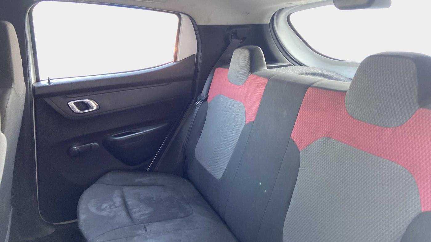 2019 Renault Kwid RXT 1.0 AMT (O), CNG, Automatic, 45,613 km, Right Side Rear Door Cabin