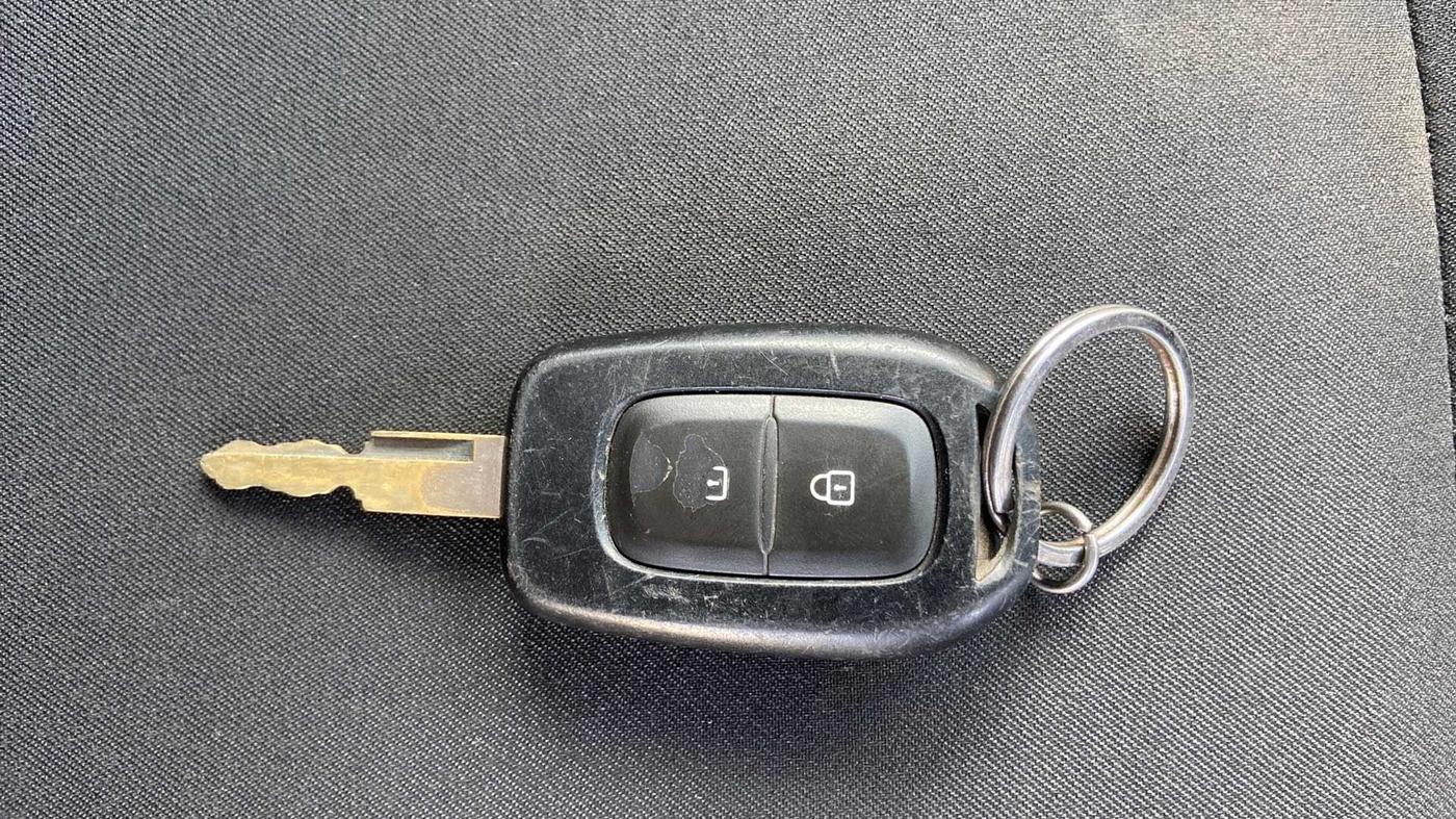 2019 Renault Kwid RXT 1.0 AMT (O), CNG, Automatic, 45,613 km, Key Close Up