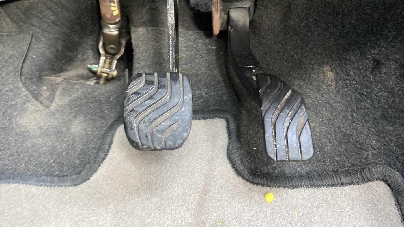 2019 Renault Kwid RXT 1.0 AMT (O), CNG, Automatic, 45,613 km, Pedals