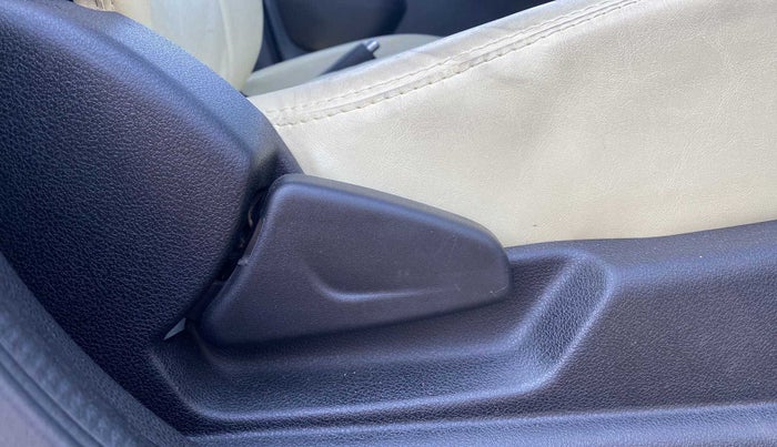 2021 Renault Kwid CLIMBER 1.0 AMT (O), Petrol, Automatic, 9,581 km, Driver Side Adjustment Panel