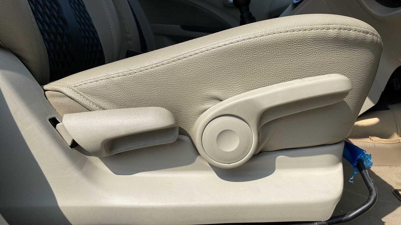 2021 Maruti Celerio ZXI (O), Petrol, Manual, 27,489 km, Driver Side Adjustment Panel
