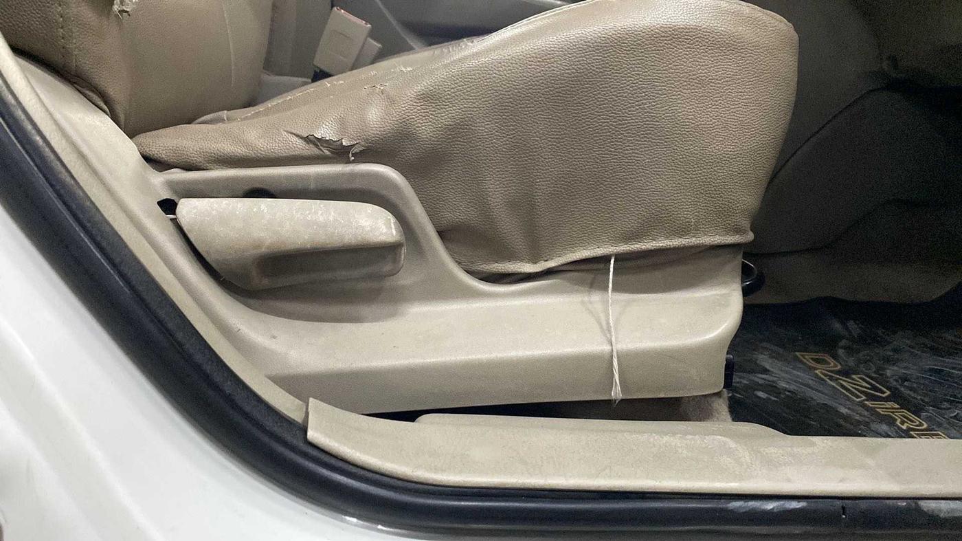 2013 Maruti Swift Dzire VXI, Petrol, Manual, 1,20,420 km, Driver Side Adjustment Panel