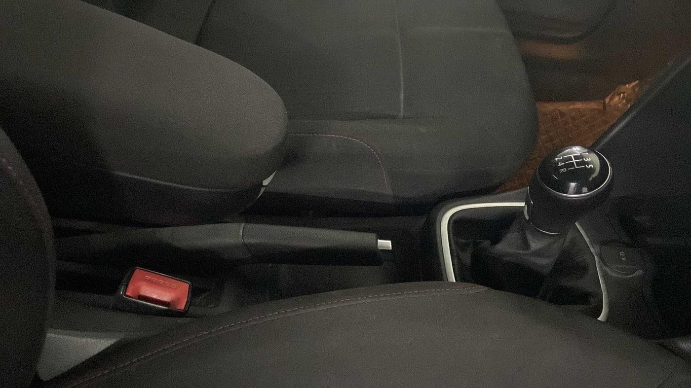 2019 Volkswagen Polo HIGHLINE PLUS 1.0L TSI, Petrol, Manual, 16,064 km, Gear Lever