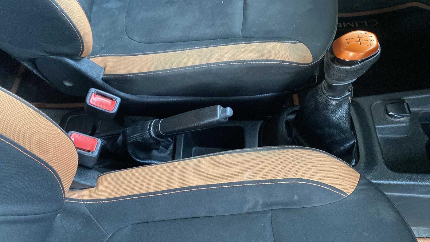 2018 Renault Kwid CLIMBER 1.0, Petrol, Manual, 12,839 km, Gear Lever