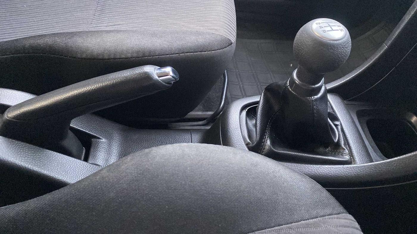 2015 Maruti Swift VXI, Petrol, Manual, 54,267 km, Gear Lever