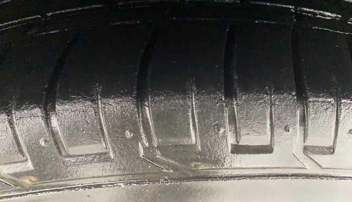 2016 Hyundai Creta SX PLUS 1.6 DIESEL, Diesel, Manual, 87,985 km, Left Front Tyre Tread