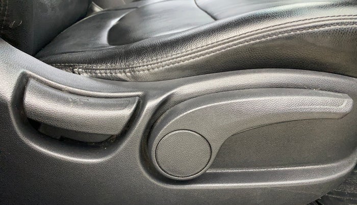 2016 Hyundai Creta SX PLUS 1.6 DIESEL, Diesel, Manual, 87,985 km, Driver Side Adjustment Panel