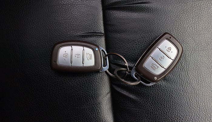 2016 Hyundai Creta SX PLUS 1.6 DIESEL, Diesel, Manual, 87,985 km, Key Close Up