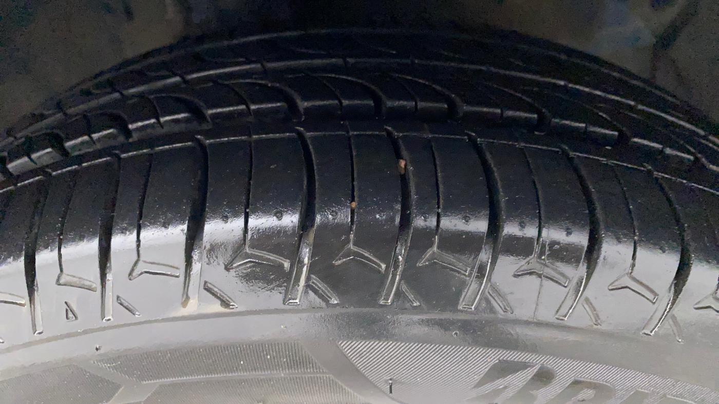 2019 Hyundai Grand i10 MAGNA 1.2 KAPPA VTVT, Petrol, Manual, 40,345 km, Right Front Tyre Tread
