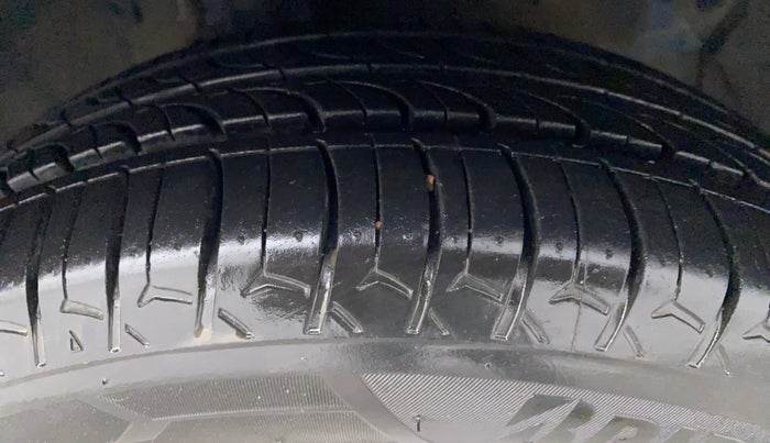 2019 Hyundai Grand i10 MAGNA 1.2 KAPPA VTVT, Petrol, Manual, 40,345 km, Right Front Tyre Tread