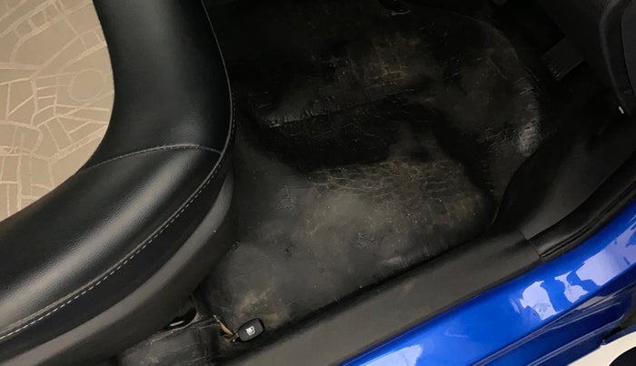 2019 Hyundai Grand i10 MAGNA 1.2 KAPPA VTVT, Petrol, Manual, 40,345 km, Flooring - Carpet is minor damage