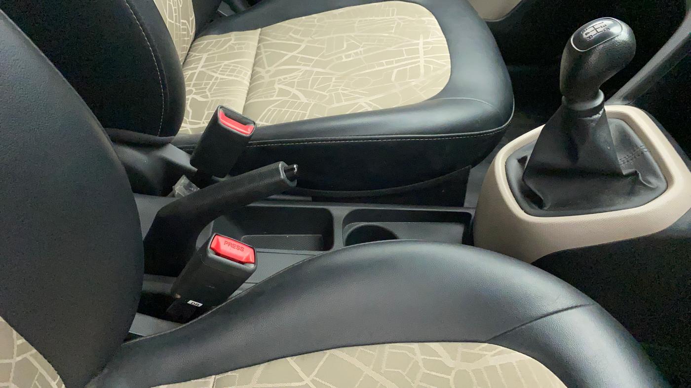 2019 Hyundai Grand i10 MAGNA 1.2 KAPPA VTVT, Petrol, Manual, 40,345 km, Gear Lever