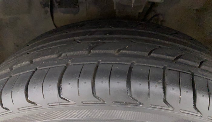 2015 Hyundai Elite i20 ASTA 1.2, Petrol, Manual, 65,957 km, Left Front Tyre Tread