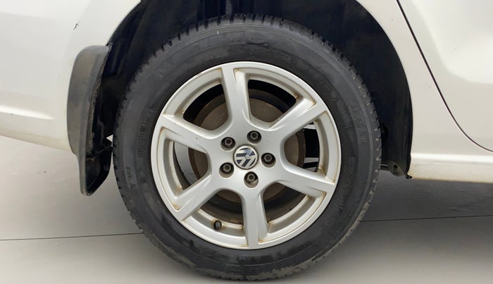 2013 Volkswagen Vento HIGHLINE 1.6 MPI, Petrol, Manual, 71,330 km, Right Rear Wheel