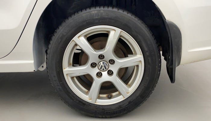 2013 Volkswagen Vento HIGHLINE 1.6 MPI, Petrol, Manual, 71,330 km, Left Rear Wheel