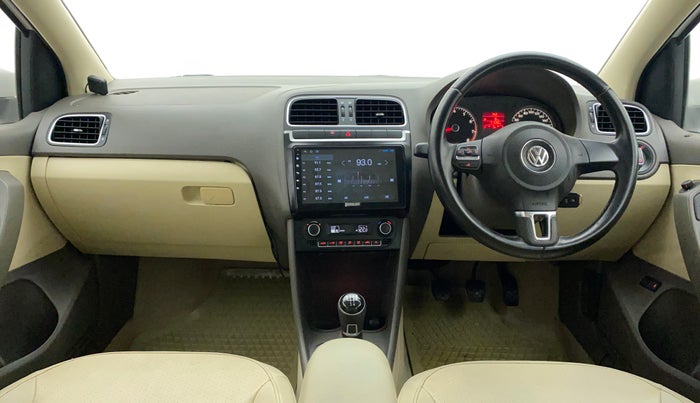 2013 Volkswagen Vento HIGHLINE 1.6 MPI, Petrol, Manual, 71,330 km, Dashboard