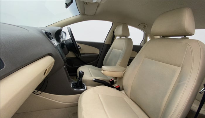 2013 Volkswagen Vento HIGHLINE 1.6 MPI, Petrol, Manual, 71,330 km, Right Side Front Door Cabin