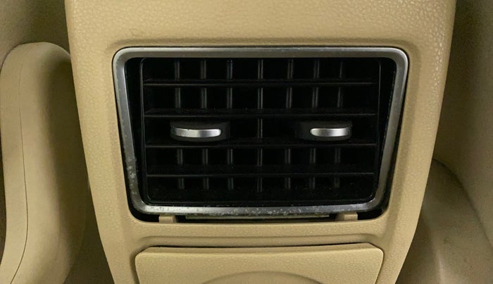 2013 Volkswagen Vento HIGHLINE 1.6 MPI, Petrol, Manual, 71,330 km, Rear AC Vents