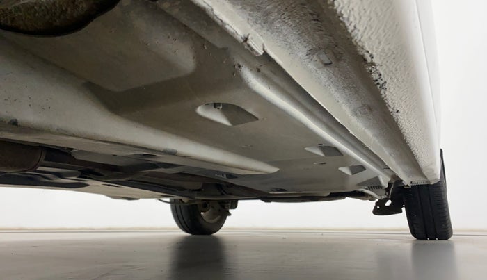 2013 Volkswagen Vento HIGHLINE 1.6 MPI, Petrol, Manual, 71,330 km, Right Side Underbody