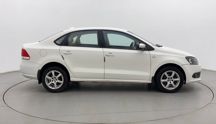 2013 Volkswagen Vento HIGHLINE 1.6 MPI, Petrol, Manual, 71,330 km, Right Side View
