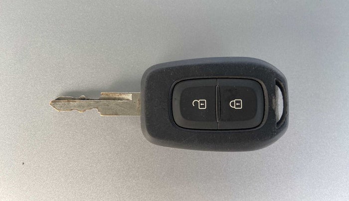 2022 Renault Kwid RXT 1.0 (O), Petrol, Manual, 2,552 km, Key Close Up