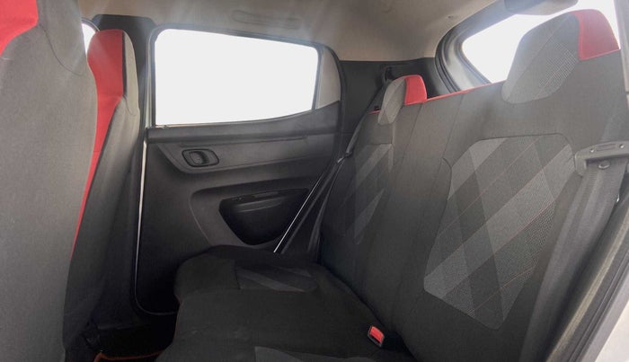 2022 Renault Kwid RXT 1.0 (O), Petrol, Manual, 2,552 km, Right Side Rear Door Cabin