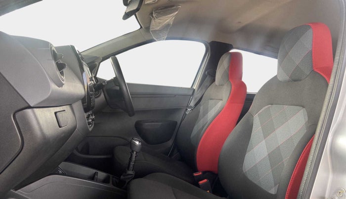 2022 Renault Kwid RXT 1.0 (O), Petrol, Manual, 2,552 km, Right Side Front Door Cabin