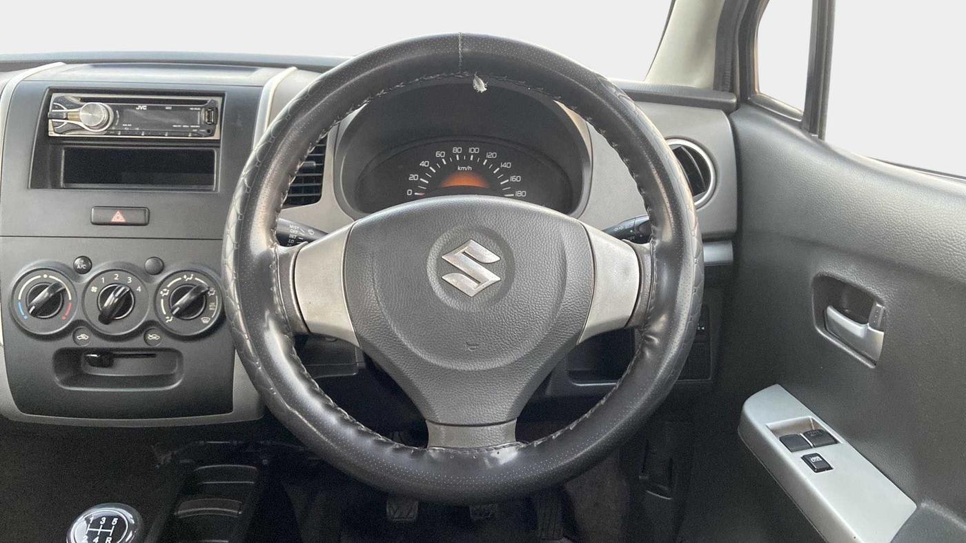 2012 Maruti Wagon R 1.0 LXI, Petrol, Manual, 48,634 km, Steering Wheel Close Up