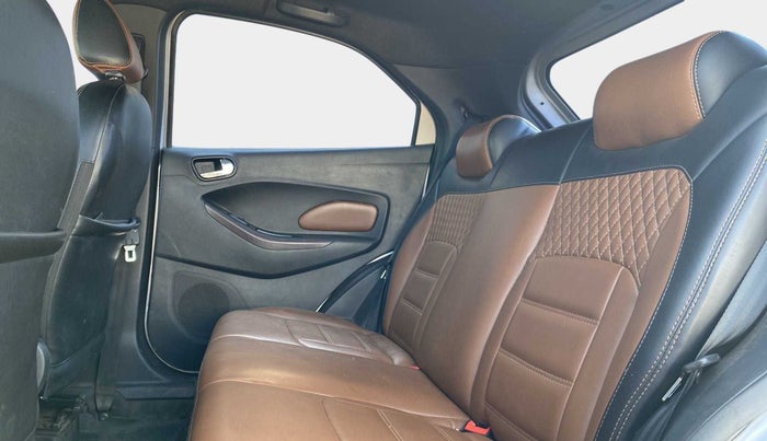 2018 Ford FREESTYLE TITANIUM 1.5 DIESEL, Diesel, Manual, 85,159 km, Right Side Rear Door Cabin