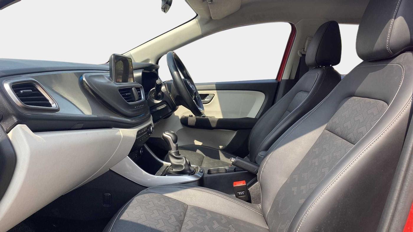 2022 Tata ALTROZ XZA PLUS, Petrol, Automatic, 31,916 km, Right Side Front Door Cabin