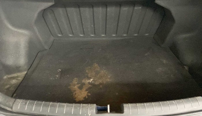 2017 Hyundai Xcent SX 1.2, Petrol, Manual, 32,531 km, Boot Inside