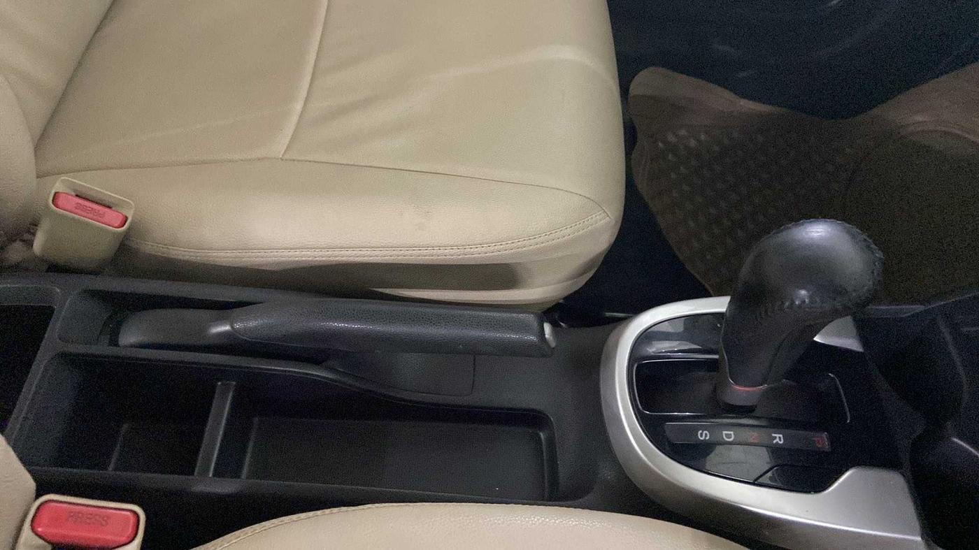 2017 Honda Jazz 1.2L I-VTEC V AT, Petrol, Automatic, 42,741 km, Gear Lever