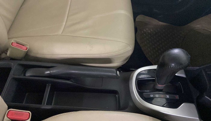 2017 Honda Jazz 1.2L I-VTEC V AT, Petrol, Automatic, 42,741 km, Gear Lever