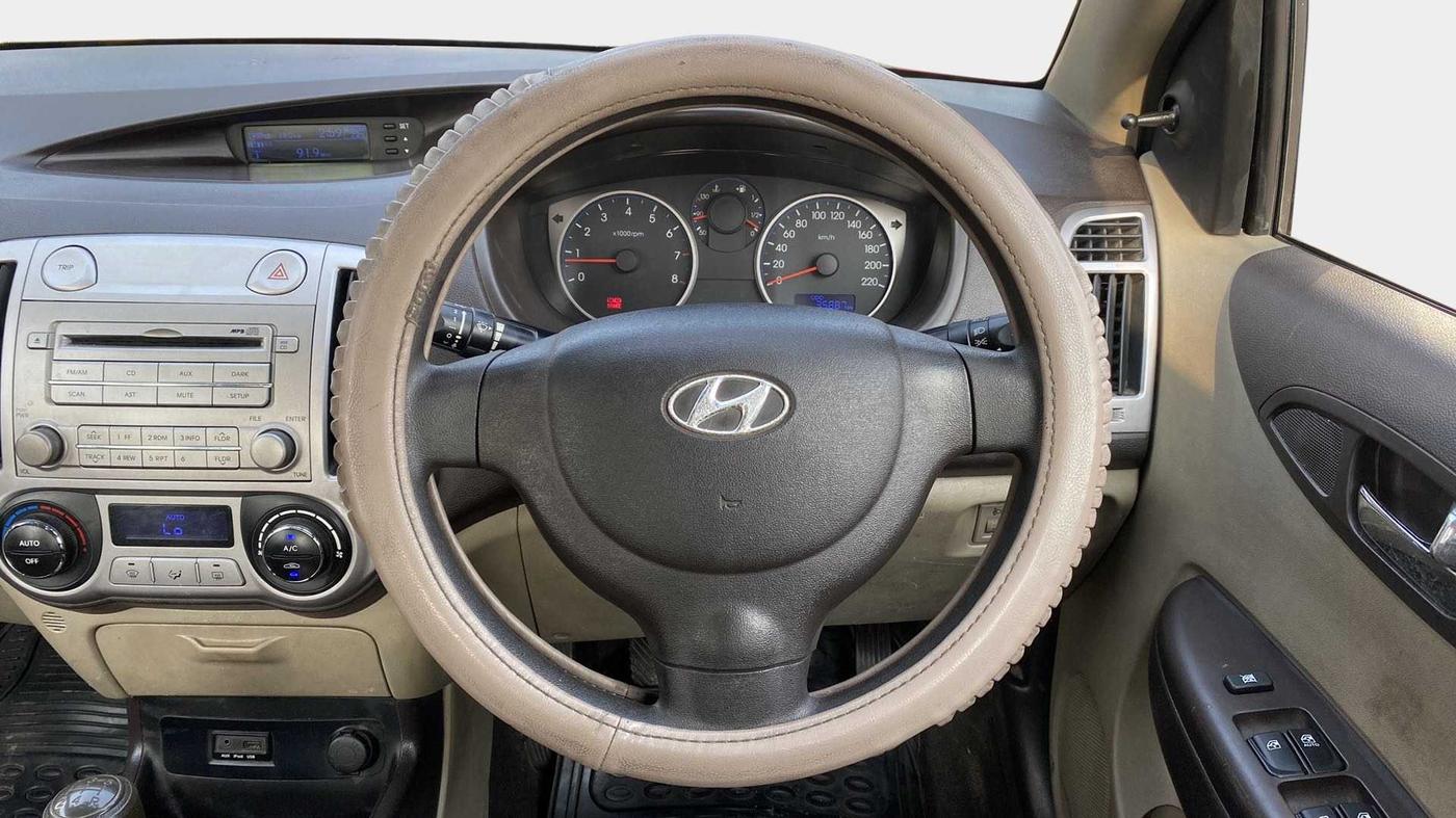2011 Hyundai i20 MAGNA (O) 1.2, Petrol, Manual, 35,856 km, Steering Wheel Close Up
