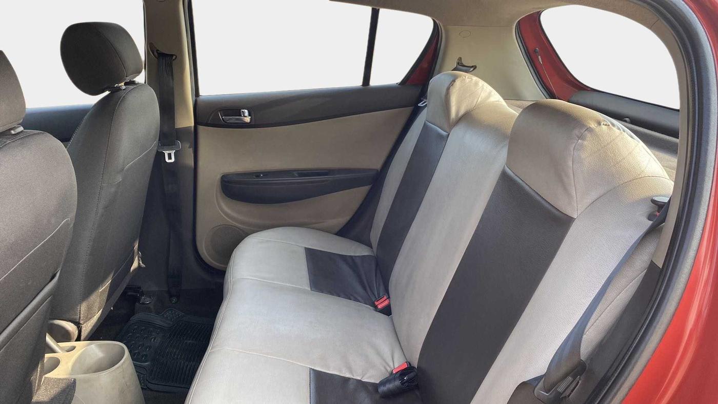 2011 Hyundai i20 MAGNA (O) 1.2, Petrol, Manual, 35,856 km, Right Side Rear Door Cabin