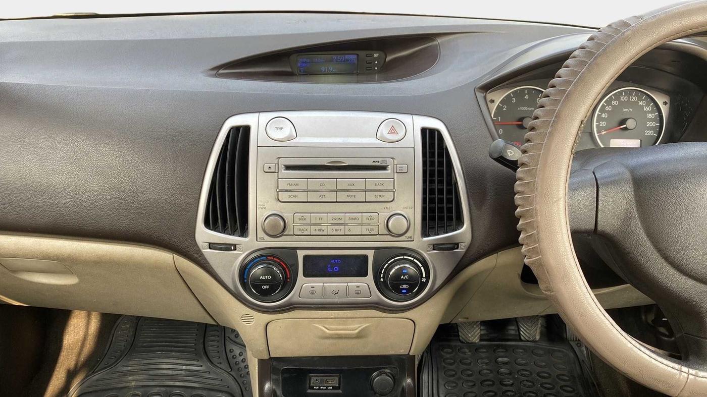 2011 Hyundai i20 MAGNA (O) 1.2, Petrol, Manual, 35,856 km, Air Conditioner