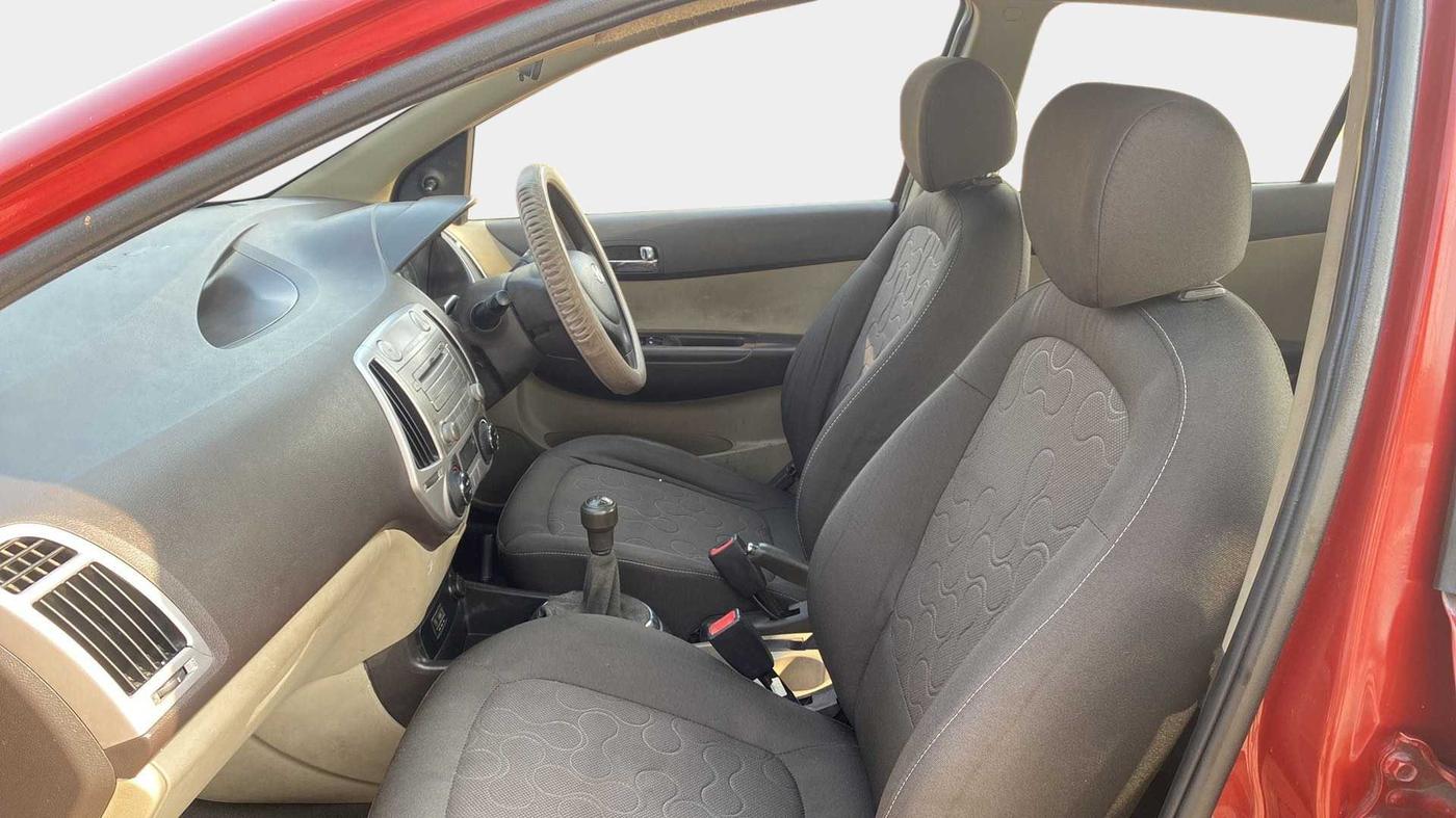 2011 Hyundai i20 MAGNA (O) 1.2, Petrol, Manual, 35,856 km, Right Side Front Door Cabin