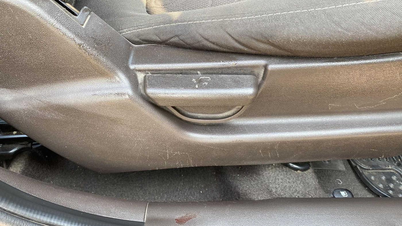 2011 Hyundai i20 MAGNA (O) 1.2, Petrol, Manual, 35,856 km, Driver Side Adjustment Panel