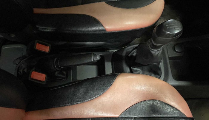 2017 Renault Kwid RXT 0.8, CNG, Manual, 86,369 km, Gear Lever