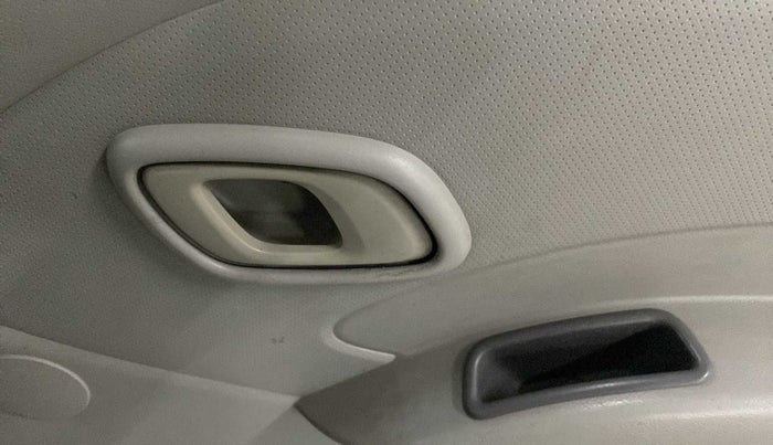 2016 Datsun Redi Go S, Petrol, Manual, 48,024 km, Driver Side Door Panels Control