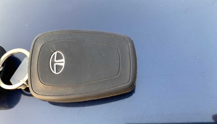 2022 Tata TIGOR XZ PLUS CNG, CNG, Manual, 27,420 km, Key Close Up