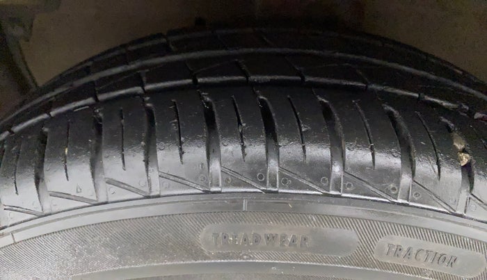 2015 Maruti Celerio VXI AMT, Petrol, Automatic, 67,635 km, Left Front Tyre Tread