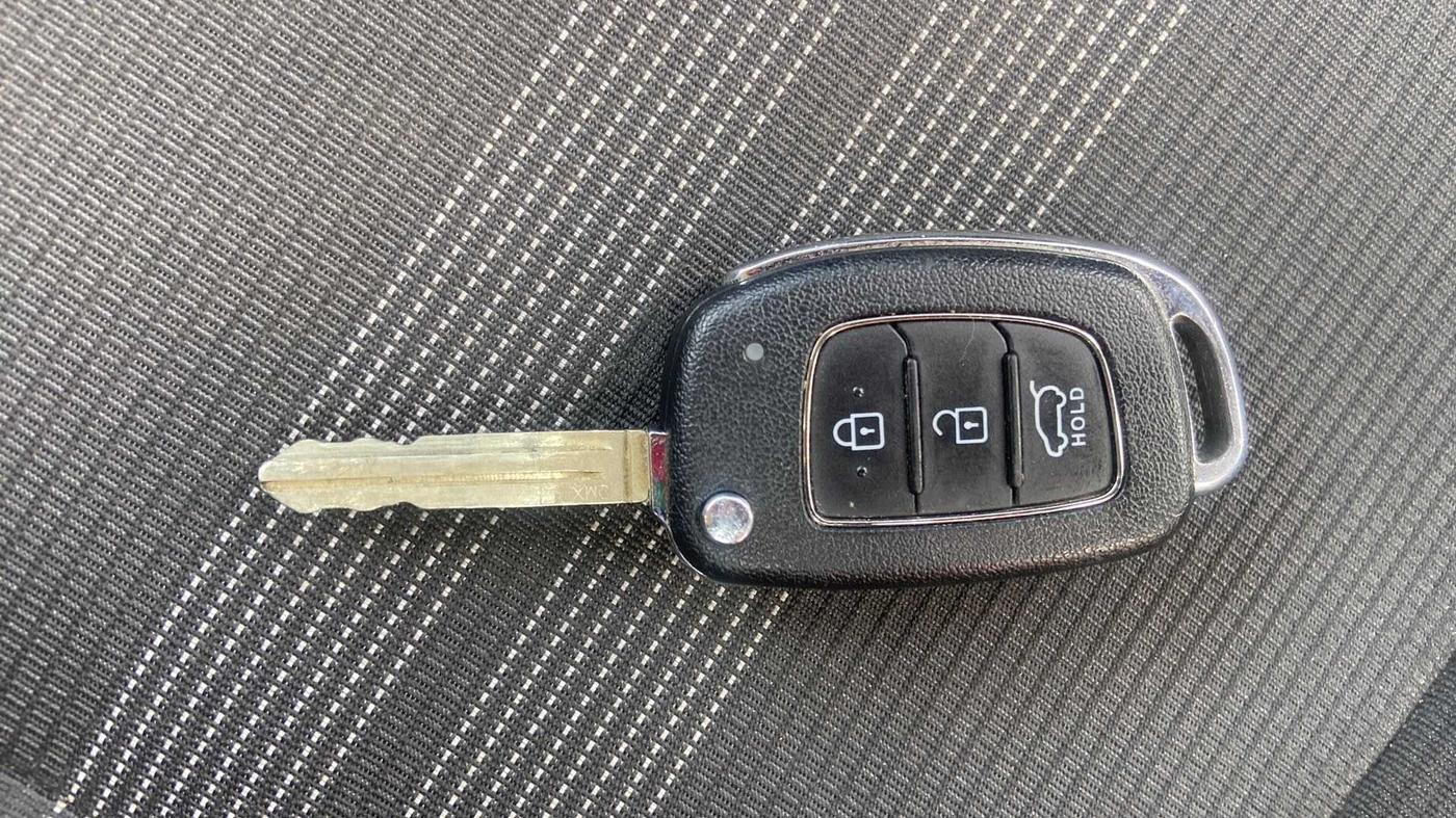 2022 Hyundai VENUE S 1.2, Petrol, Manual, 14,021 km, Key Close Up