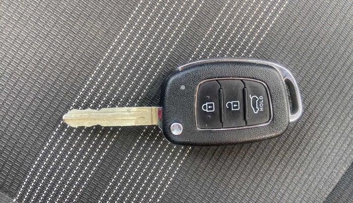 2022 Hyundai VENUE S 1.2, Petrol, Manual, 14,021 km, Key Close Up