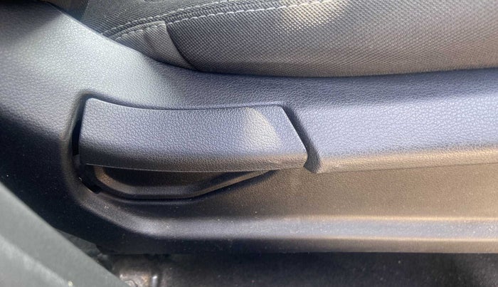 2022 Hyundai VENUE S 1.2, Petrol, Manual, 14,021 km, Driver Side Adjustment Panel
