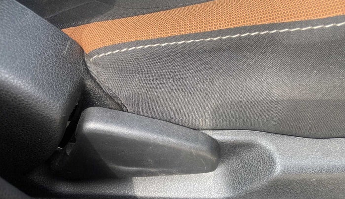 2021 Renault Kwid CLIMBER 1.0 AMT (O), Petrol, Automatic, 11,981 km, Driver Side Adjustment Panel
