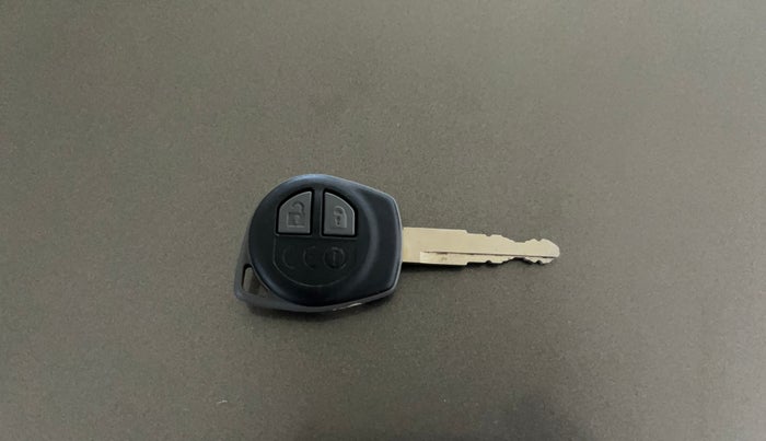 2018 Maruti Ertiga VXI SHVS, Petrol, Manual, 84,509 km, Key Close Up