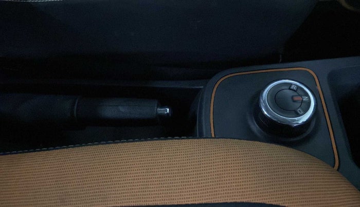 2021 Renault Kwid CLIMBER 1.0 AMT (O), Petrol, Automatic, 13,717 km, Gear Lever